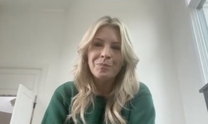 Jenn Johnson calls for unity in worship through music