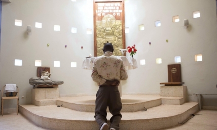 Hardline Muslims stab evangelist after widow gives her life to Christ 