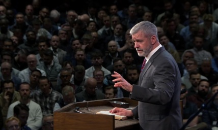 Paul Washer stresses importance of personal prayer, warns against ‘trifling trinket’ ministries