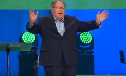 Megachurch pastor accused of covering up sexual abuse claims mistaken identity